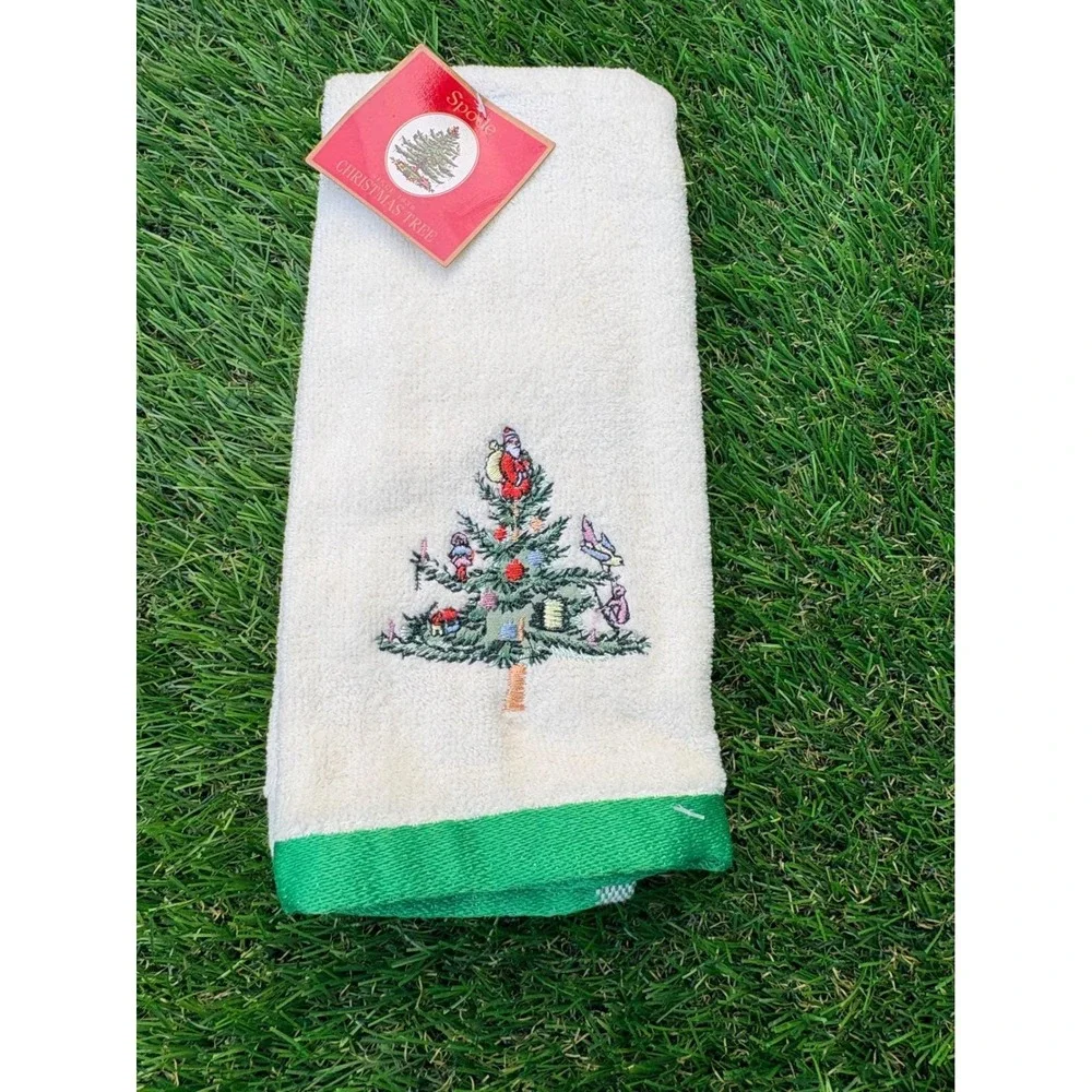 Spode Christmas Tree 4 Piece‎ Set 2 Bath Towels 1 Hand Towel 1 Oven Mitt Green
